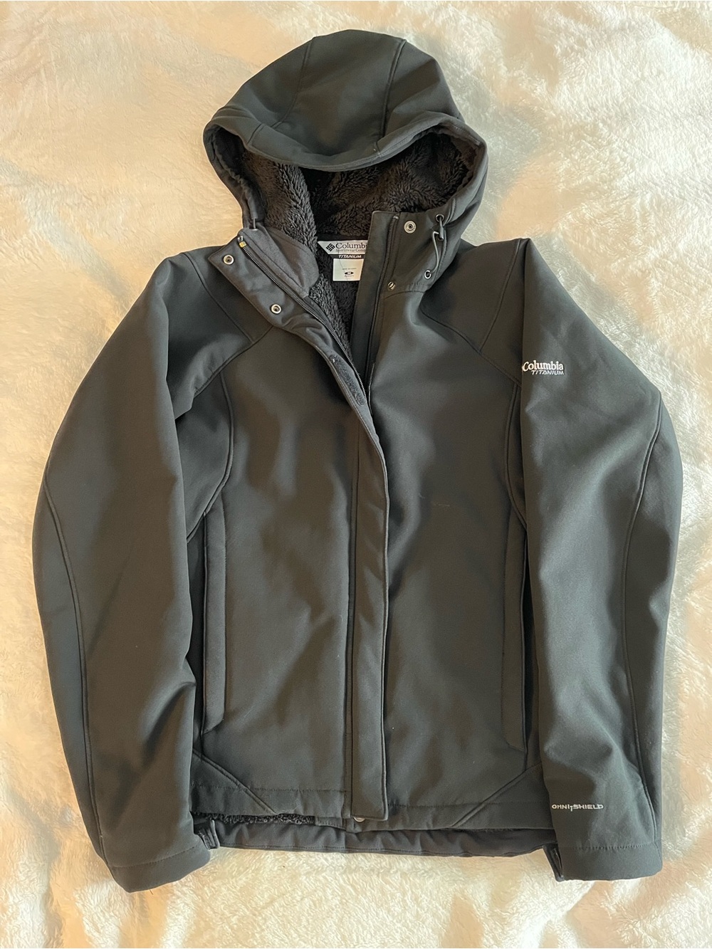 Columbia women’s soft shell hooded insulated jacket
